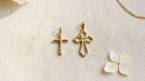 Quelles différences entre une croix de baptême et une croix quotidienne ?